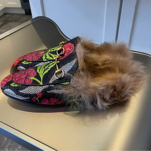 GUCCI Princetown Tapestry Brocade Floral Fur Mules. 38.5 - Picture 4 of 9